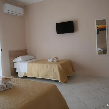 Lamezia Airport Penzion 4*