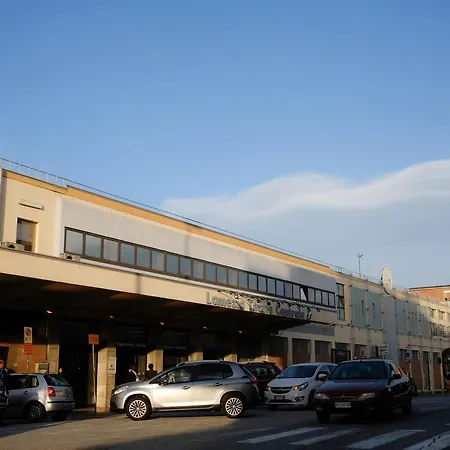 Lamezia Airport בית הארחה למזיה טרמה