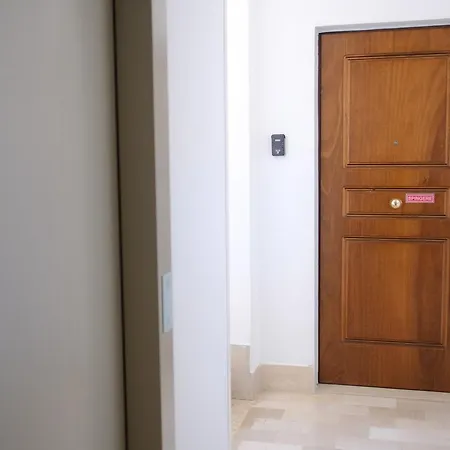 Lamezia Airport Гостевой дом 3*